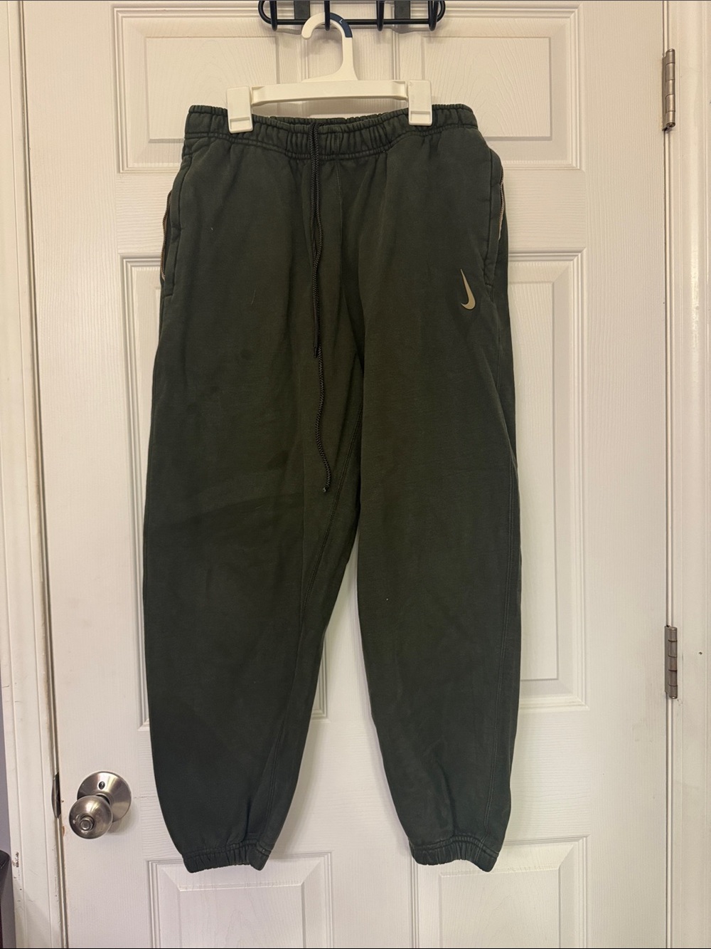 Nike Billie Eilish Women's Cropped Jogger Sweatpants